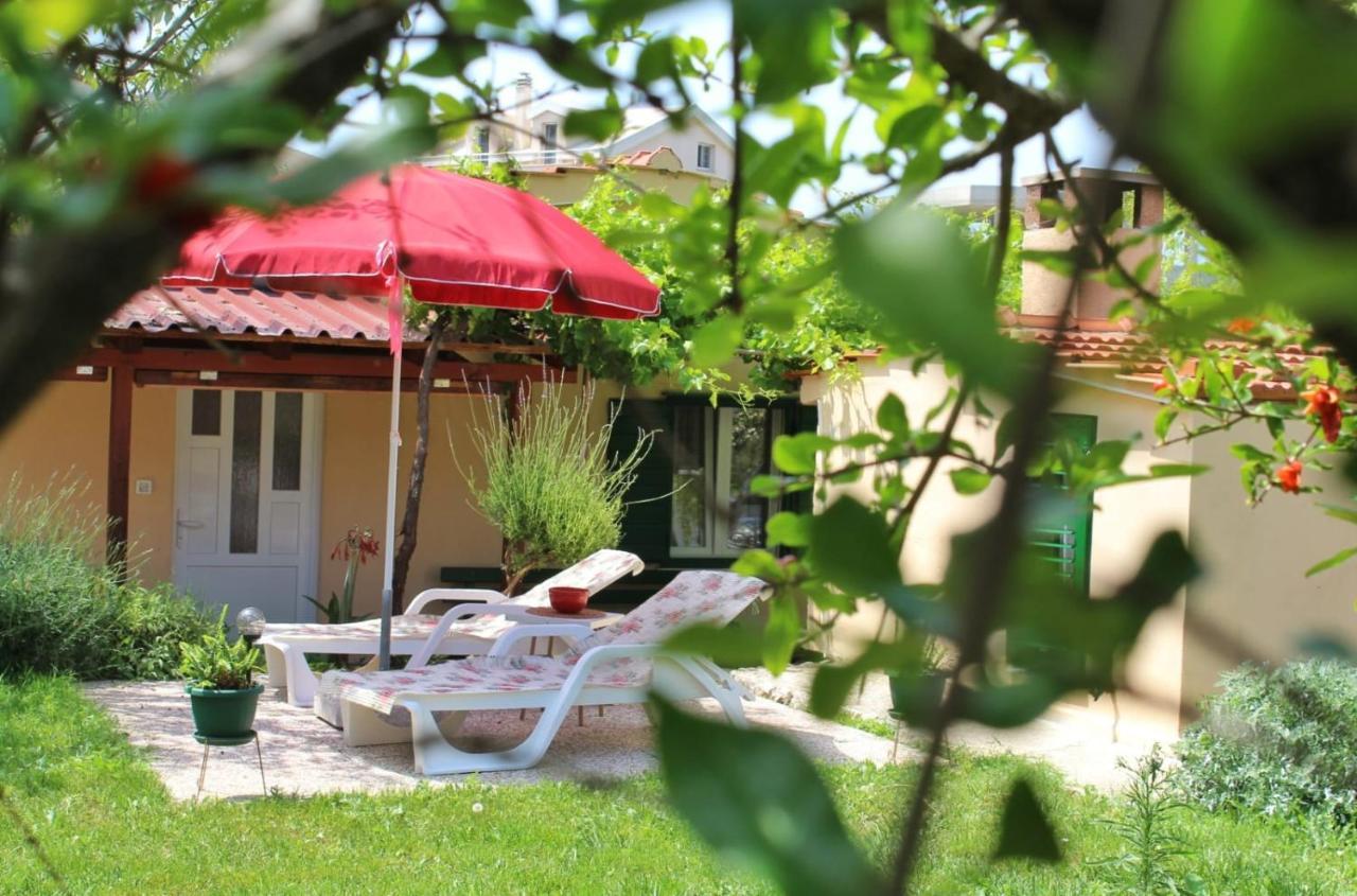 Apartment Taja, Cijela Kuca I Vrt Samo Za Vas Split Exterior photo
