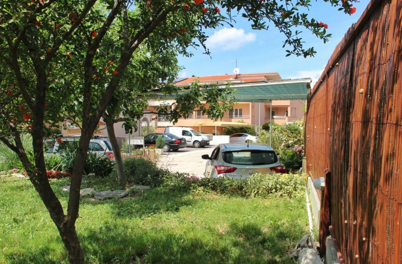 Apartment Taja, Cijela Kuca I Vrt Samo Za Vas Split Exterior photo